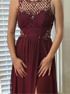 Women’s City Triangles Size 1 Full Length Dress